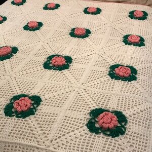 Crochet Granny Square Afghan Blanket White Pink 3D Roses